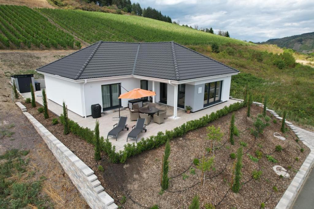 Neu - Premium-Ferienhaus Mosel-Sonne Трабен-Трарбах Экстерьер фото