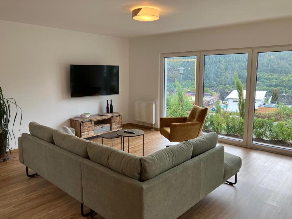 Neu - Premium-Ferienhaus Mosel-Sonne Трабен-Трарбах Экстерьер фото